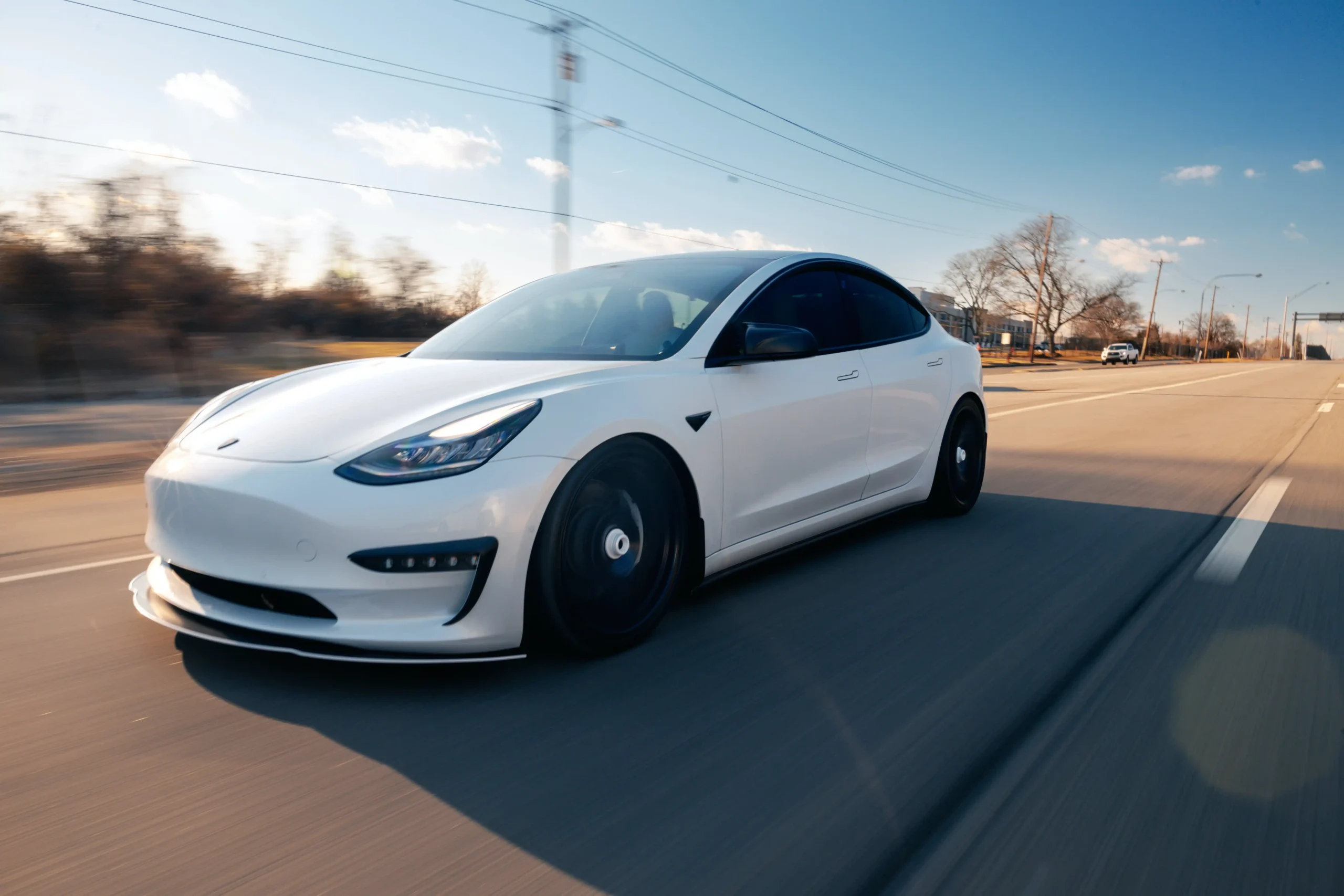 Mobil Tesla Mulai Menggunakan Baterai Lithium Ferro Phosphate